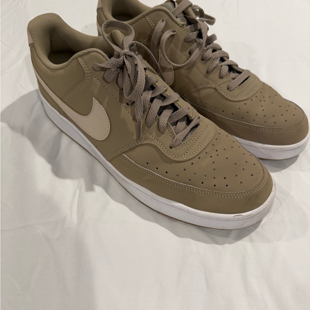 Nike Men’s Low-Top Sneakers in Taupe and Beige
